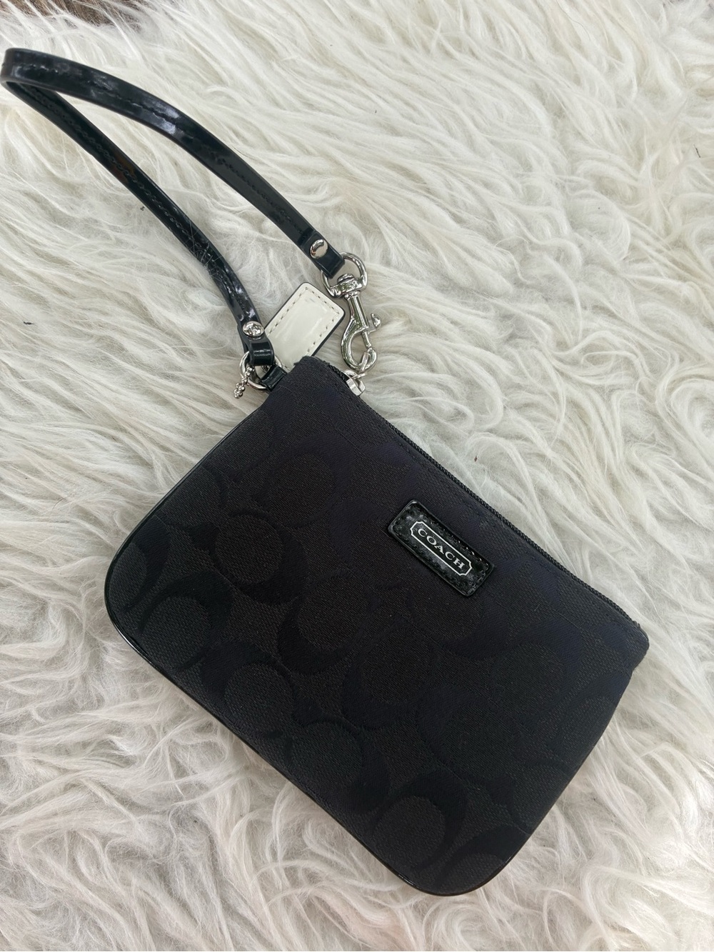 🌺LIKE NEW Coach Black Signature Wristlet - Sleek Everyday Accessory🌺